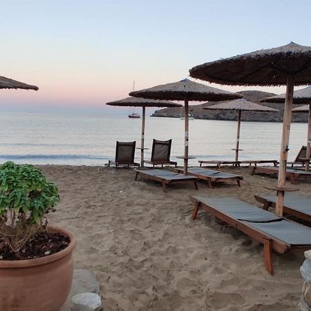 Apartamento Tramonto Nel Delfini Kini Exterior foto