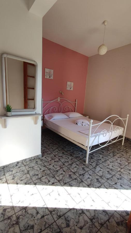 Apartamento Tramonto Nel Delfini Kini Exterior foto