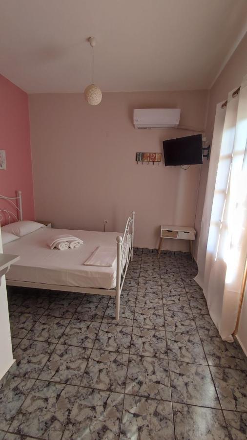Apartamento Tramonto Nel Delfini Kini Exterior foto