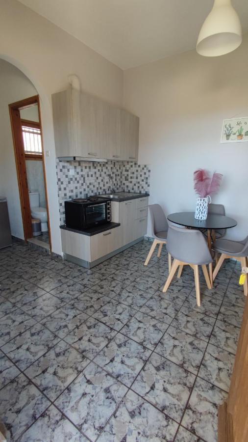 Apartamento Tramonto Nel Delfini Kini Exterior foto