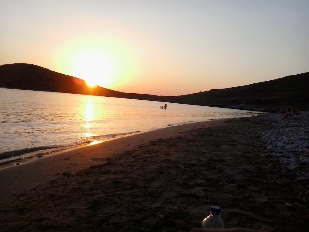 Apartamento Tramonto Nel Delfini Kini Exterior foto