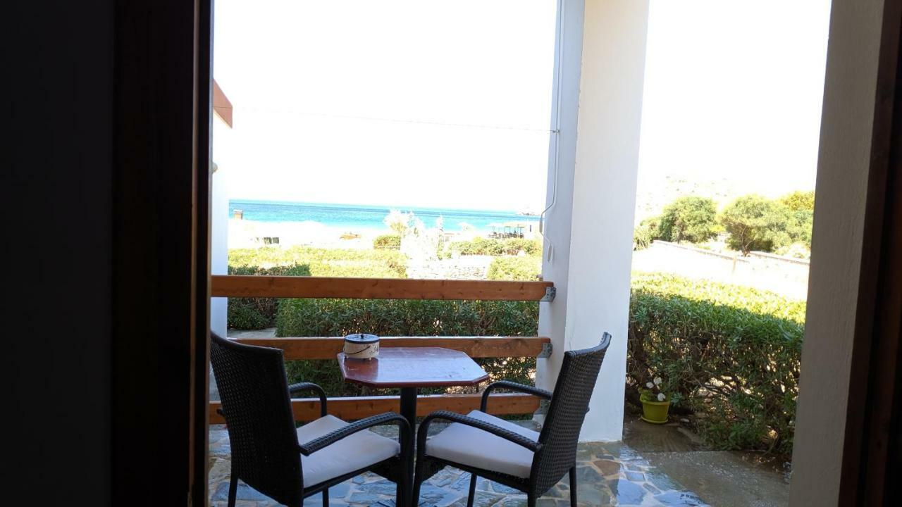 Apartamento Tramonto Nel Delfini Kini Exterior foto